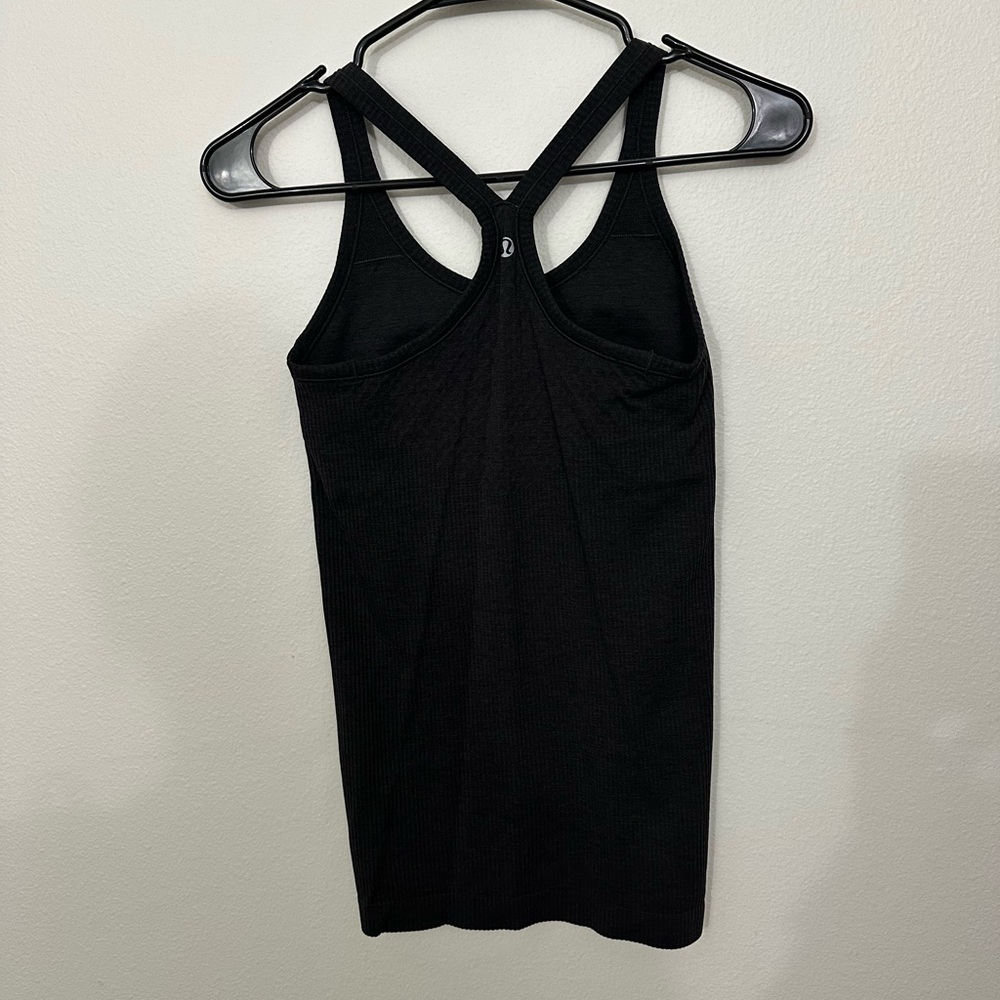Lululemon Ebb to Street graphite Gray Ribbed Tank Top size 6 EUC built in bra - Picture 4 of 4